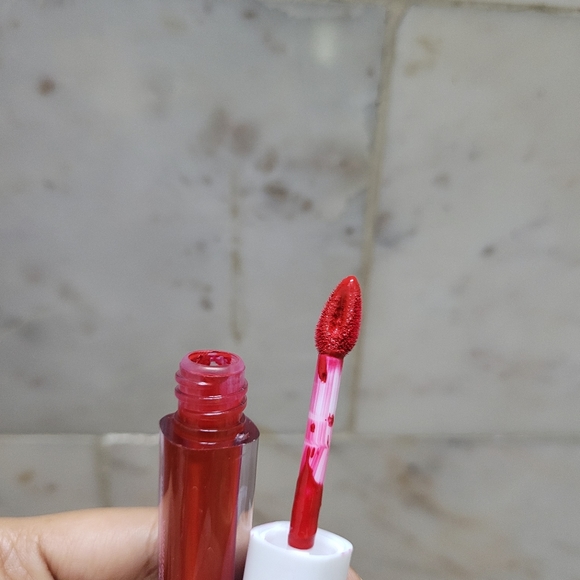 Just Herbs Liquid Matte Lipstick - Picture 4 of 4